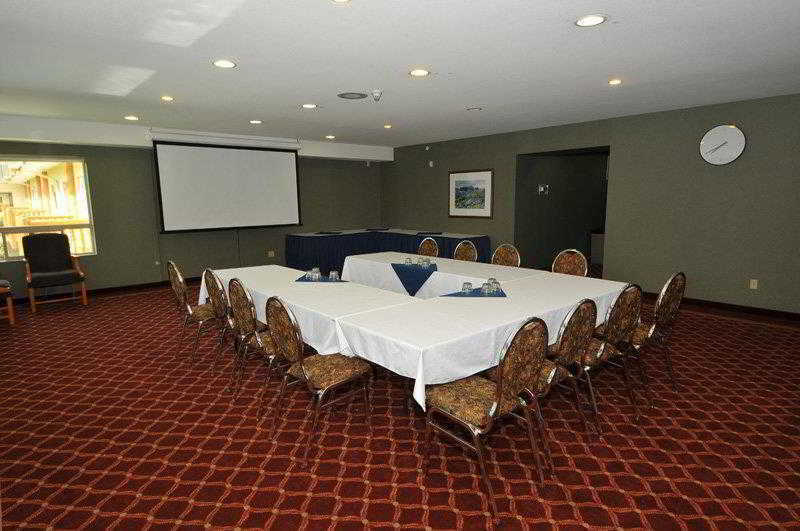 Western & Hotel 3*